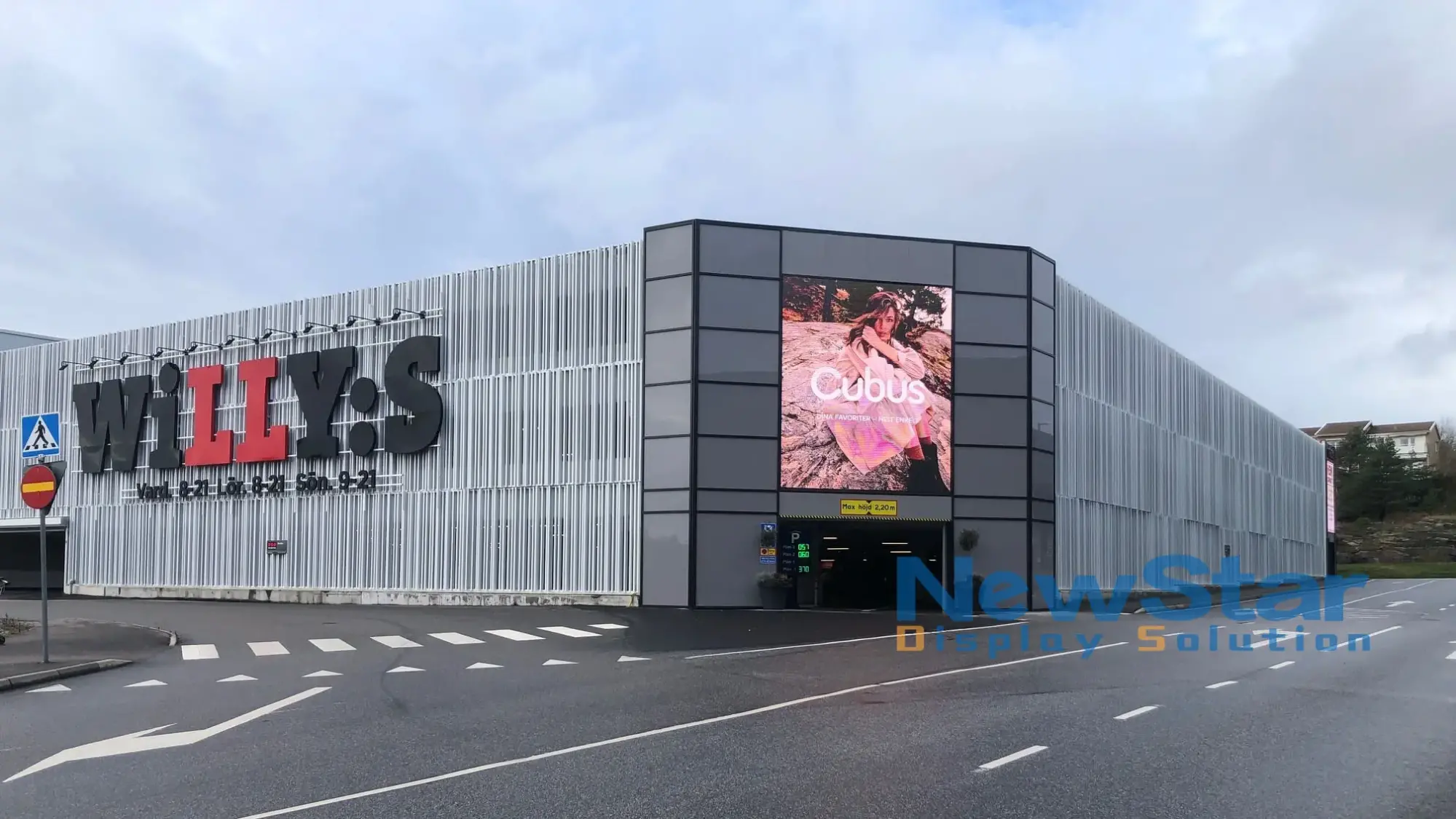 Outdoor led display front service