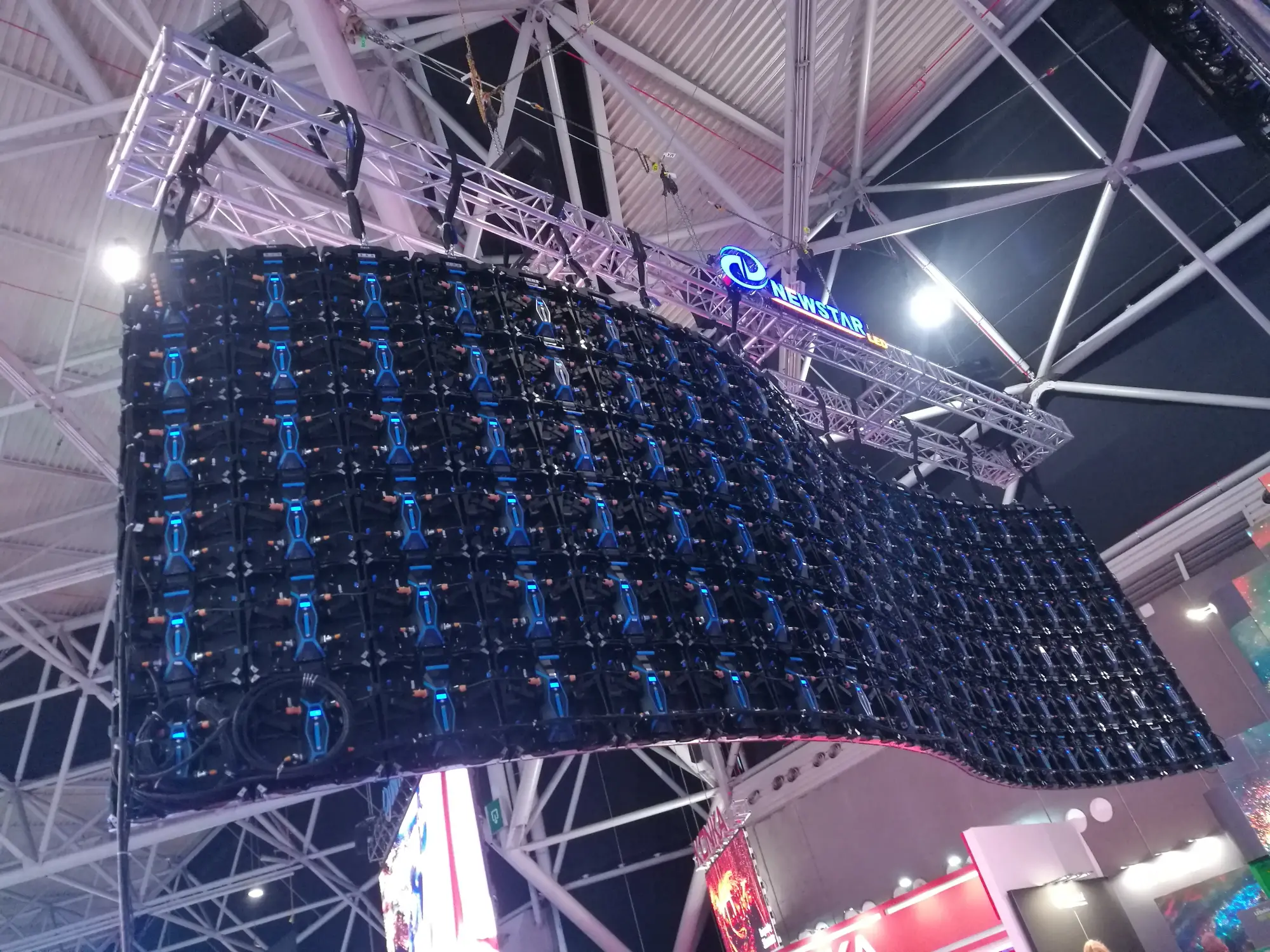 Rental LED Display Screen Indoor Front Service-NewStar LED W261